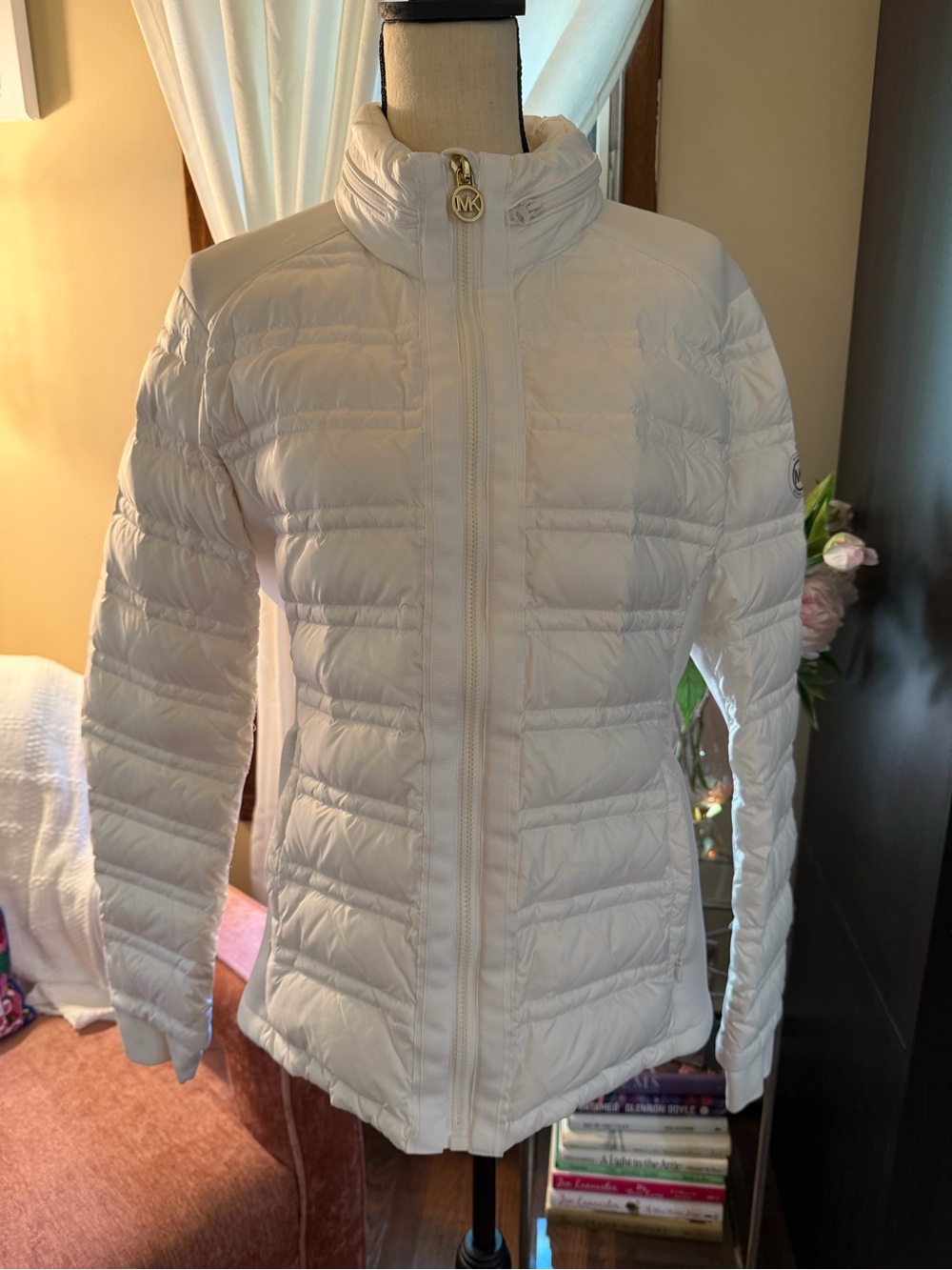 Michael Kors White Quilted Lightweight Puffer Jacket w/ Gold Zipper Details